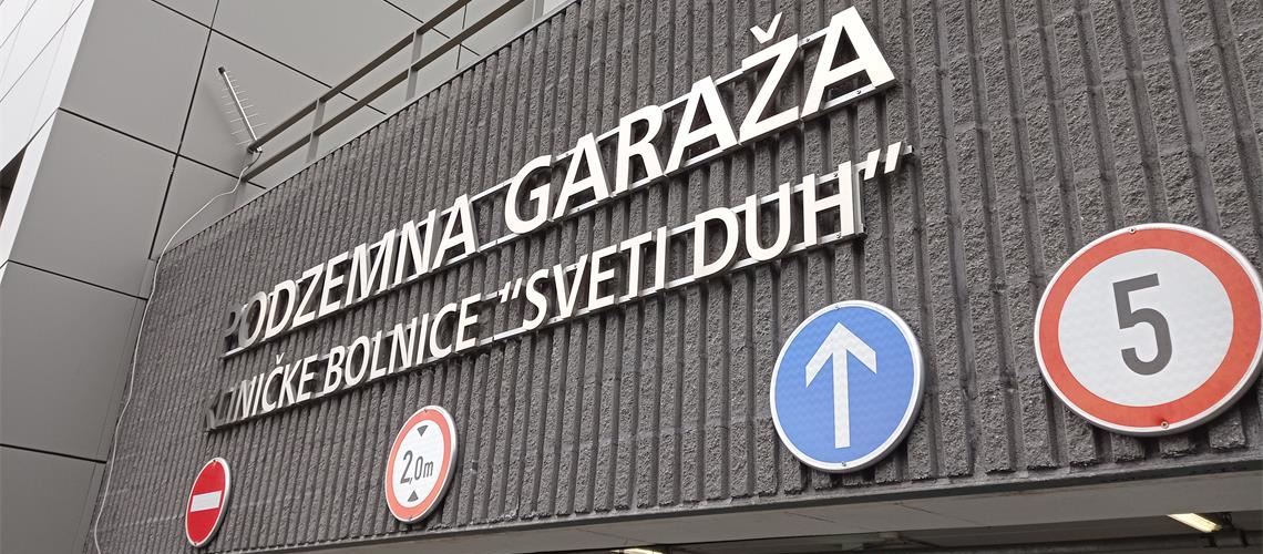 Javna garaža KB